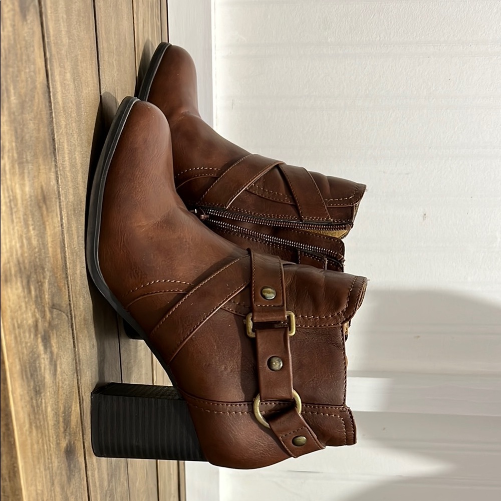 Natural Soul ankle boots